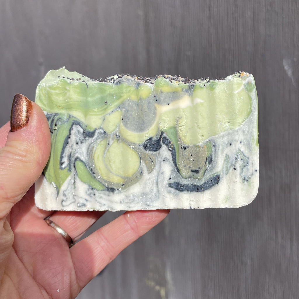 Soap - Tonka Bean, Oud (Exfoliating)